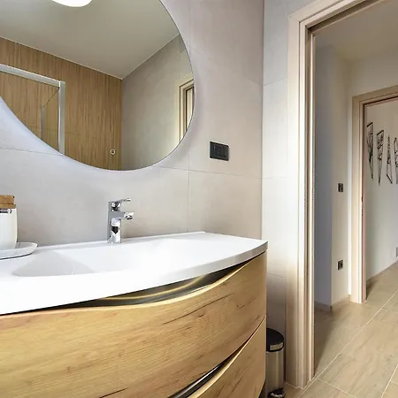 Semesterbostad Val 2417 *
